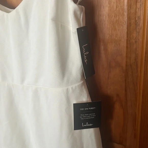 New white lulus dress! - Picture 3 of 3